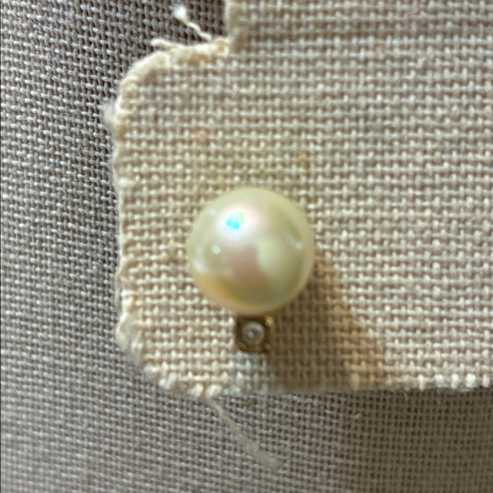 Christian Dior Gold Pearl Stud Earrings - Picture 2 of 4
